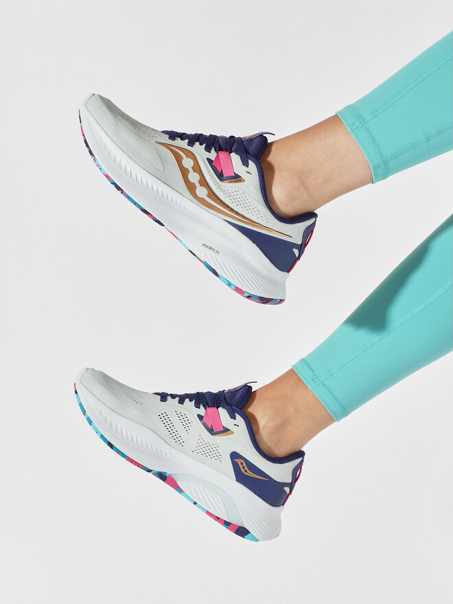 Saucony Взуття для бігу Saucony Guide 15 W S10684-40 Сірий