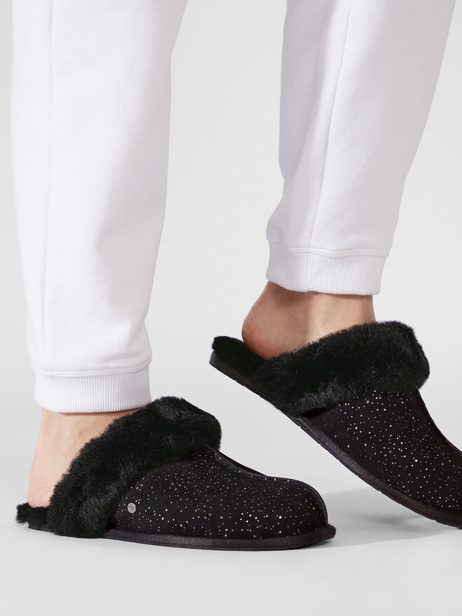 Ugg Papucs Ugg W Scuffette II Metellic Spots 1137530 Fekete
