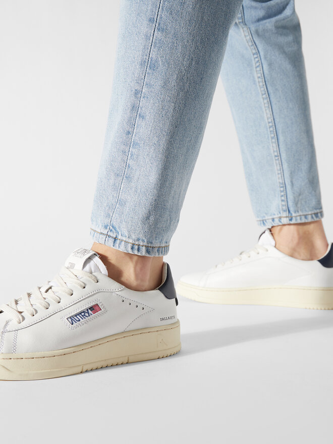 AUTRY｜SNEAKERS (ADLM NW05) ADLM-NW05 - DALLAS LOW SNEAKERS IN LEATHER COLOR WHITE AND NAVY