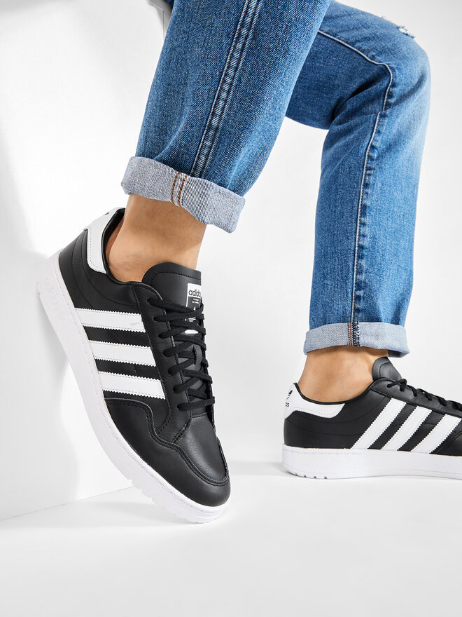 Sneakers adidas Team Court EF6048 Nero | escarpe.it