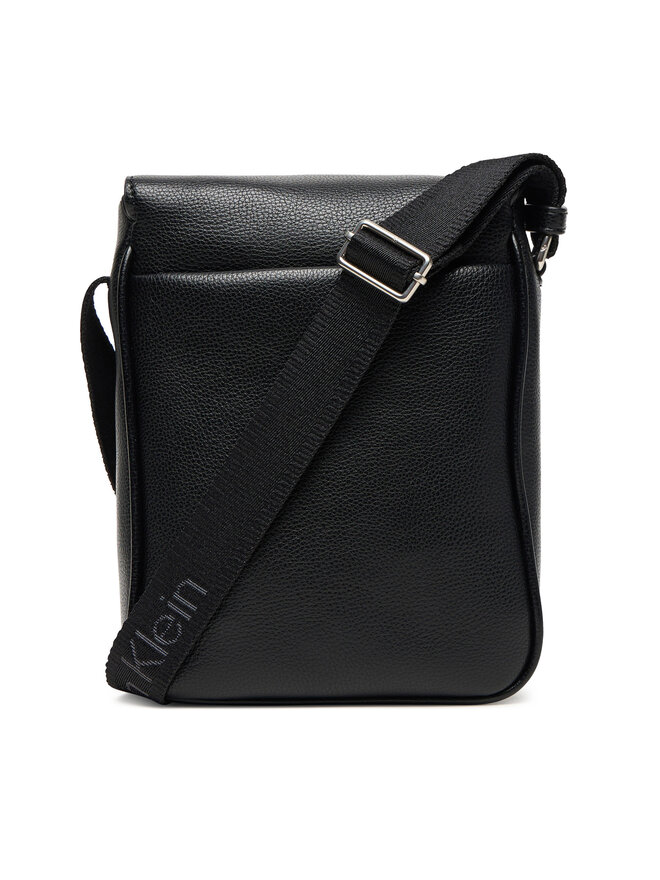 Calvin Klein Плоска сумка Calvin Klein Cargo Flap Reporter LV04D3131G Чорний
