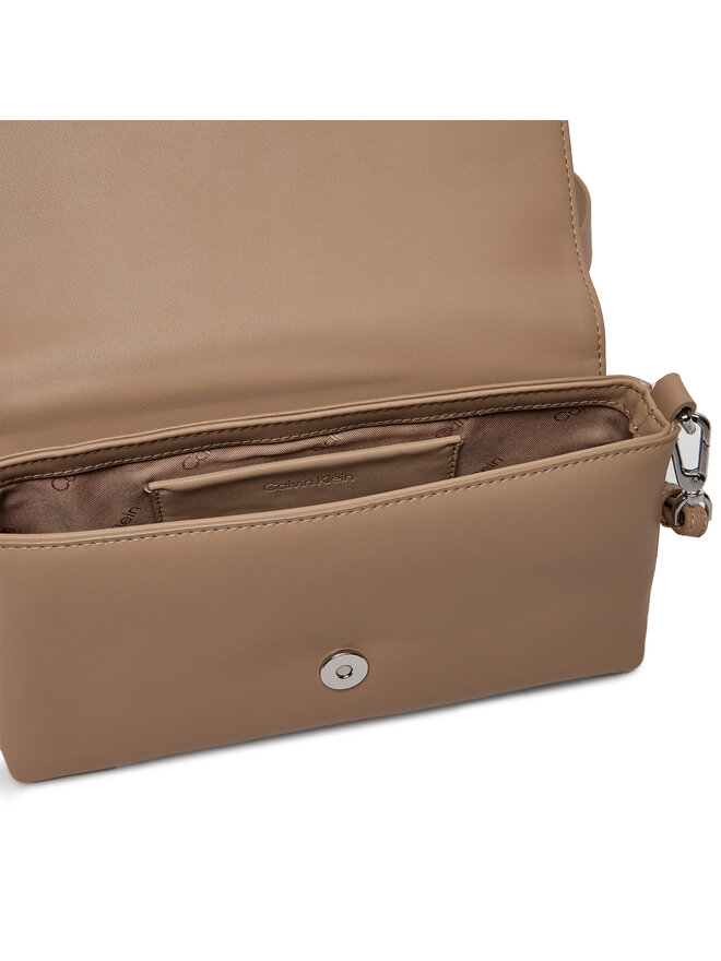 Calvin Klein Сумка Calvin Klein Ck Must Shoulder Bag K60K612646 Коричневий