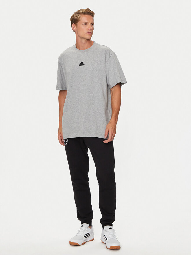 adidas adidas Marškinėliai Brand Love IW3541 Pilka Loose Fit