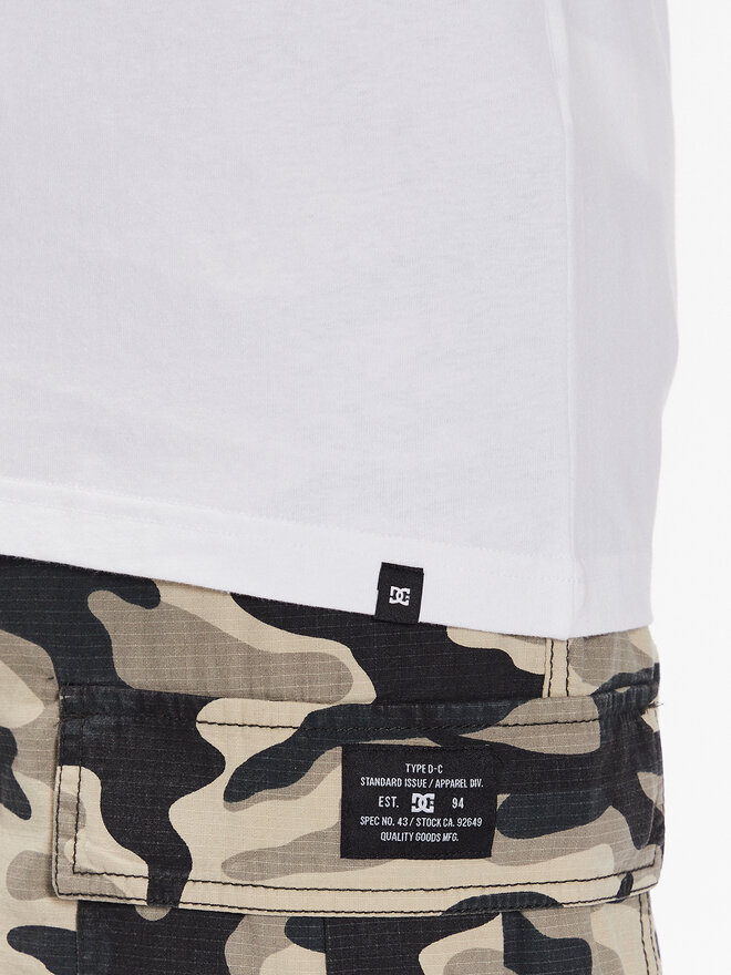 DC DC Marškinėliai Quality Goods ADYZT05235 Balta Relaxed Fit