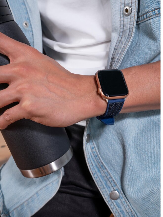 Guess Nadomestni trak za Apple Watch Guess CS3003S3 Mornarsko modra