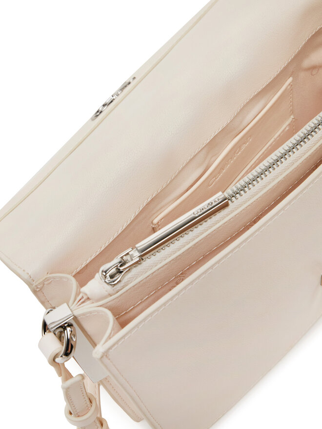 Calvin Klein Ročna torba Calvin Klein K60K612807 Écru