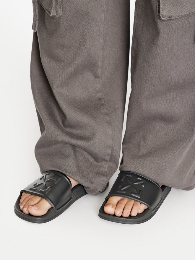 Off-White Шльопанці Off-White OWIC006S22MAT0011000 Чорний