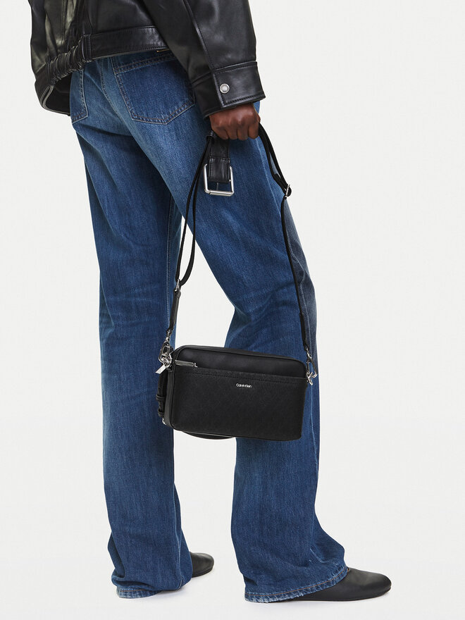 Calvin Klein Ročna torba Calvin Klein Ck Must Conv Camera Bag_Mono K60K613021 Črna
