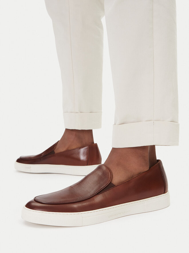 Emporio Armani Mokasinke Emporio Armani X4Y007 XF849 00257 Smeđa