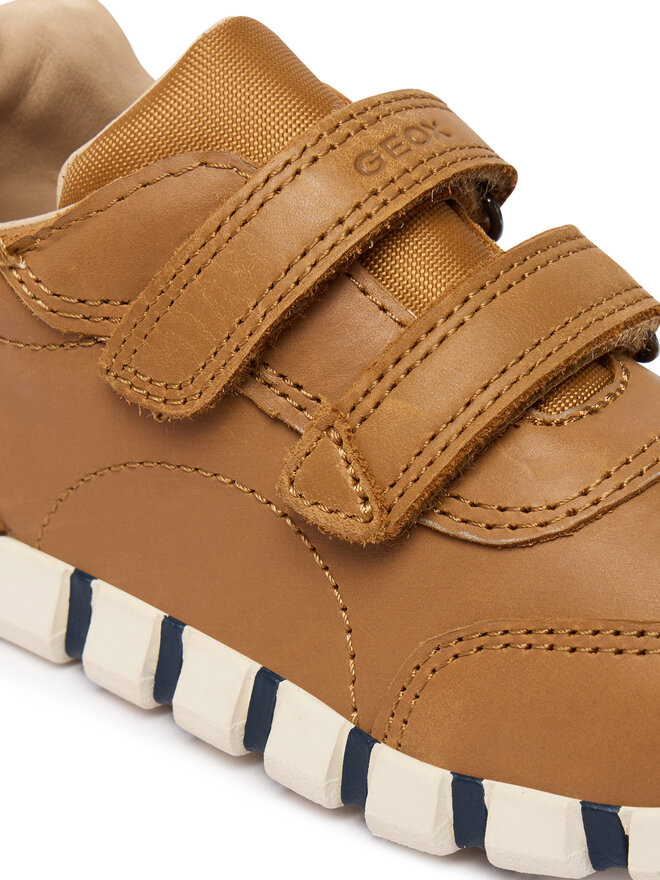 Geox Sneakers Geox B Iupidoo Boy B5655B 000CL C6627 Braun