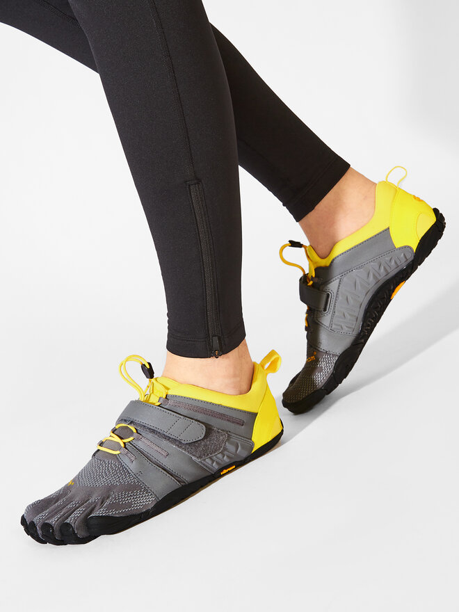 Vibram Fivefingers Boty do posilovny Vibram Fivefingers V-Train 2.0 21M7701 Šedá