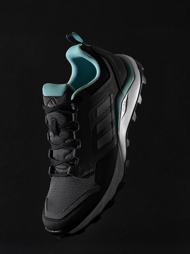 adidas Běžecké boty adidas Terrex Tracerocker 2 W H05686 Šedá