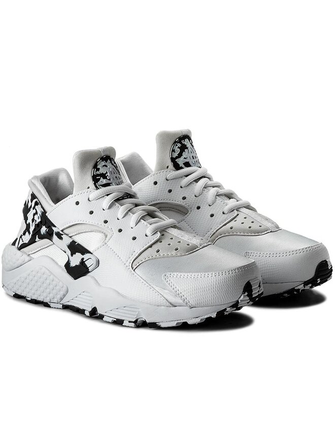 Nike air huarache run se sneaker best sale