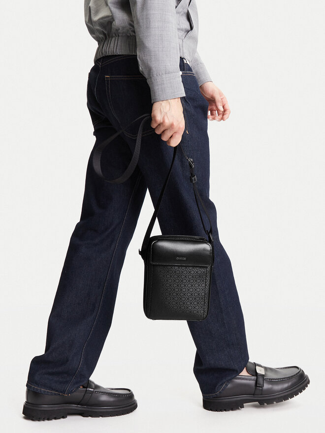 Calvin Klein Плоска сумка Calvin Klein Ck Sleek Reporter S Mono K50K512883 Чорний