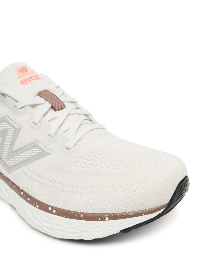 New Balance Маратонки за бягане New Balance Evoz WEVOZRE4 Бежов