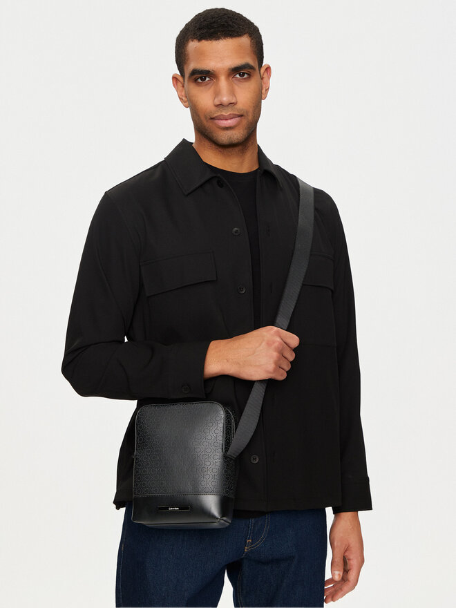 Calvin Klein Brašna Calvin Klein Modern Bar Reporter S Mono K50K511527 Černá