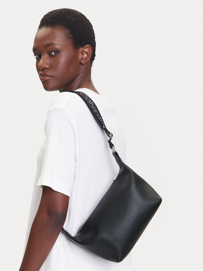 Calvin Klein Jeans Handtasche Calvin Klein Jeans Ultralight Shoulder Bag LV04K3131G Schwarz