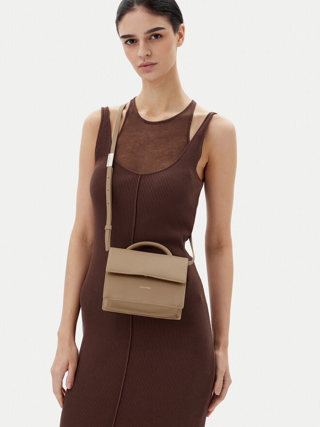 Calvin Klein Handtasche Calvin Klein Ck Linn Top Handle Crossbody K60K613162 Beige