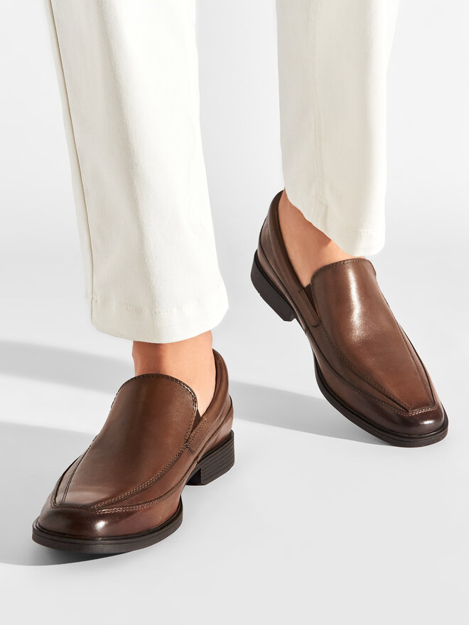 Clarks Pusbačiai Clarks Tilden Free 261300987 Ruda