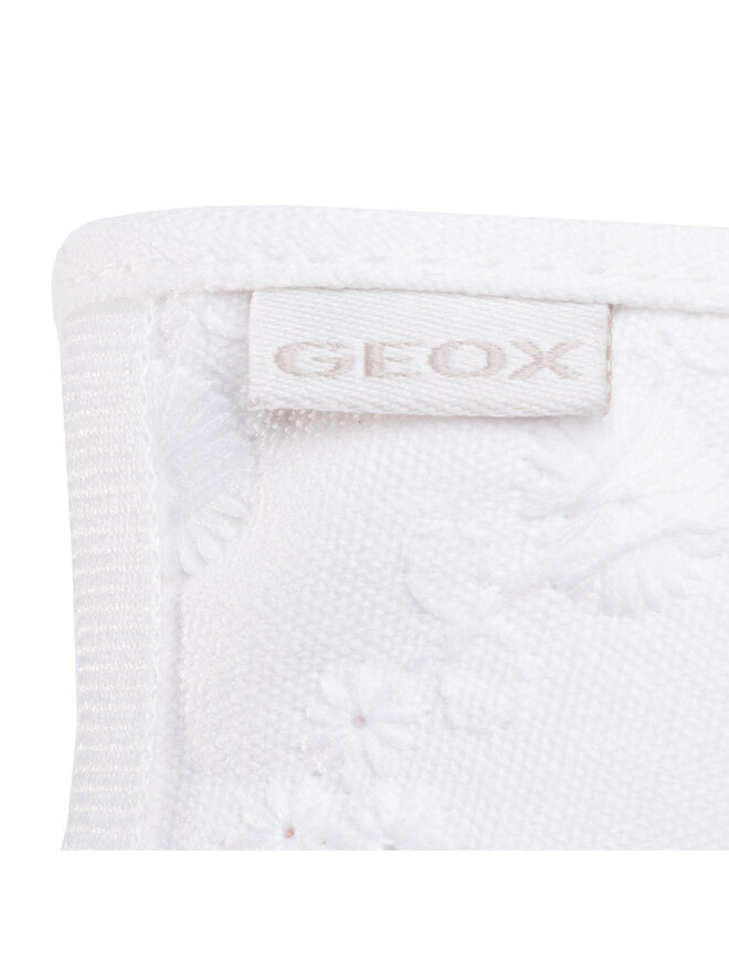 Geox Sneakers aus Stoff Geox J Ciak G. B J0204B 000DS C1000 S Weiß