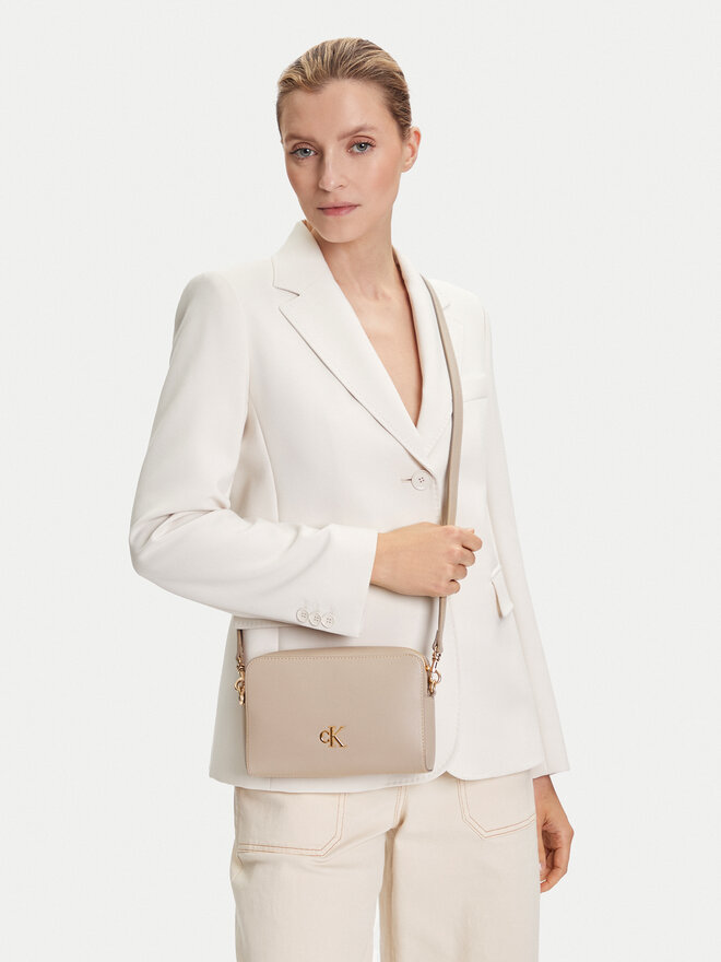 Calvin Klein Jeans Ročna torba Calvin Klein Jeans Minimal Monogram Ew Camera Bag LV04K3162G Écru