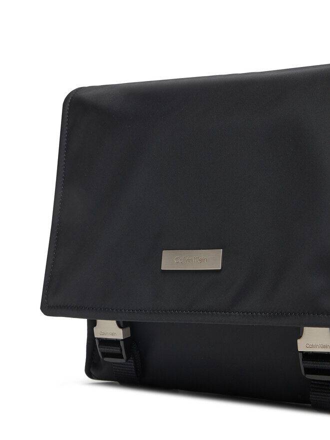 Calvin Klein Tasche Calvin Klein Sleek Small Messenger LV04D3147G Schwarz