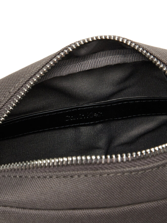 Calvin Klein Umhängetasche Calvin Klein Contrast Reporter LV04D3175G Grau