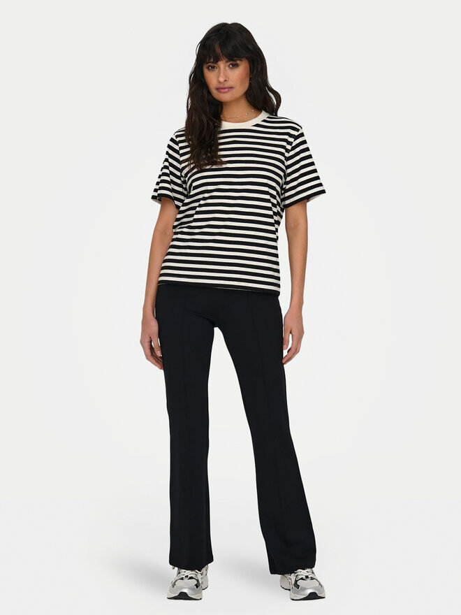 ONLY ONLY Marškinėliai Livina 15272227 Juoda Regular Fit