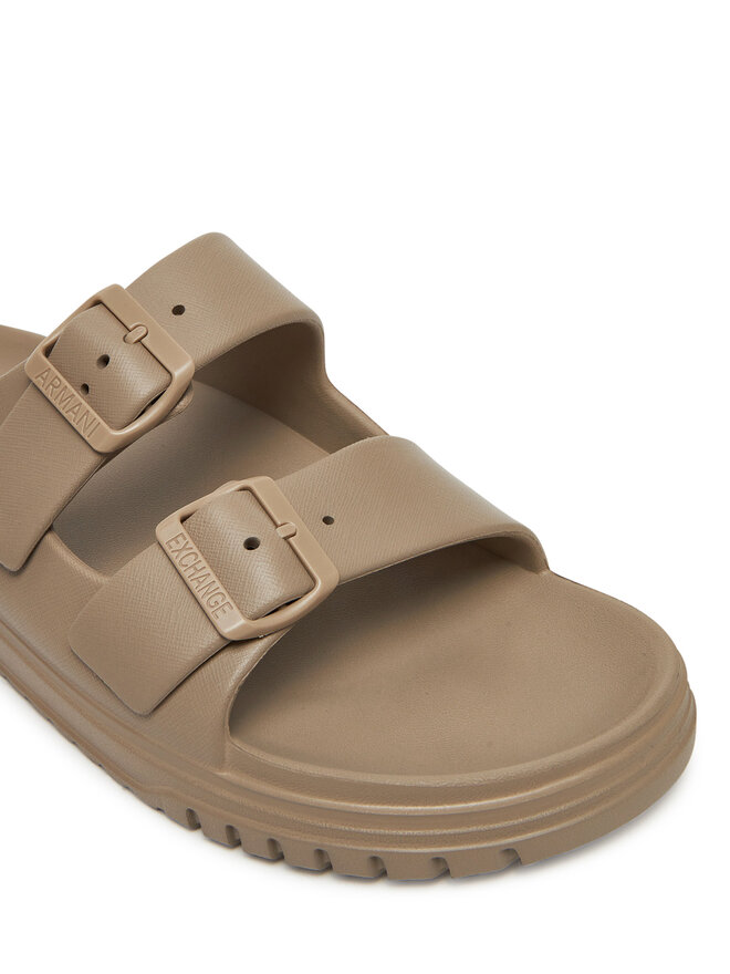Armani Exchange Natikači Armani Exchange XUP015 XV821 01827 Rjava