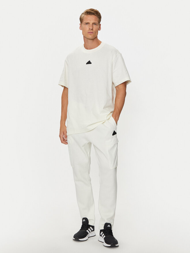 adidas adidas T-Shirt Brand Love IX1321 Weiß Loose Fit