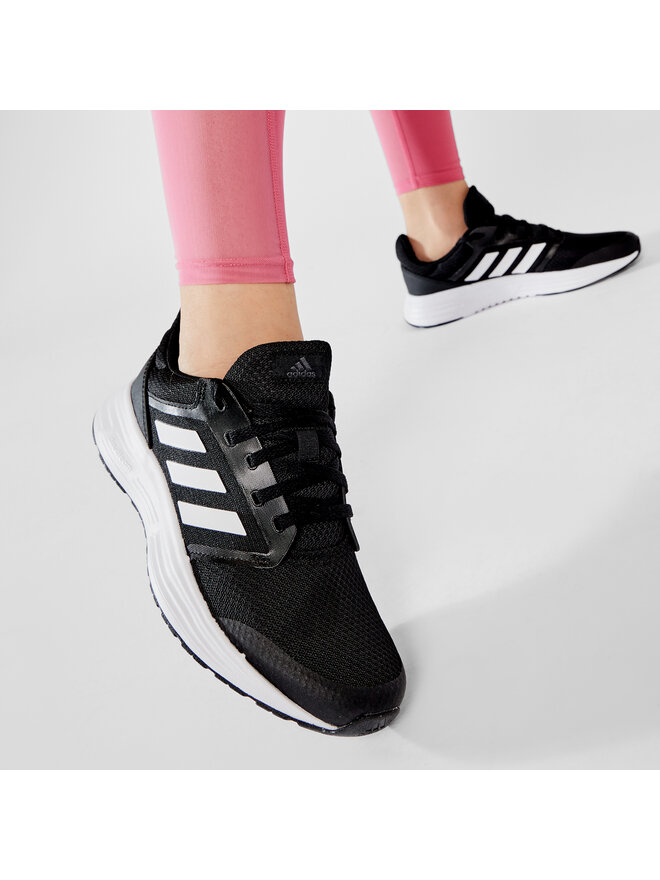 adidas Bežecké topánky adidas Galaxy 5 FW6125 Čierna