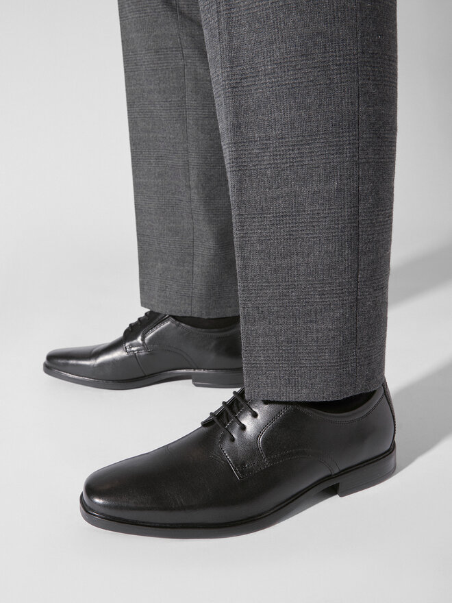 Clarks Īsi apavi Clarks Howard Walk 261612857 Melns