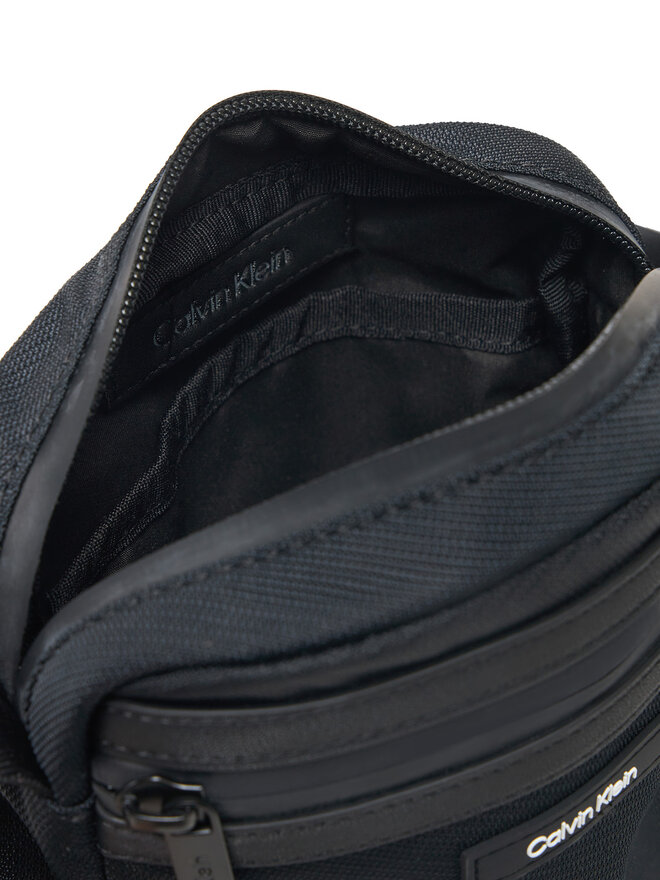 Calvin Klein Válltáska Calvin Klein K50K512884 Fekete
