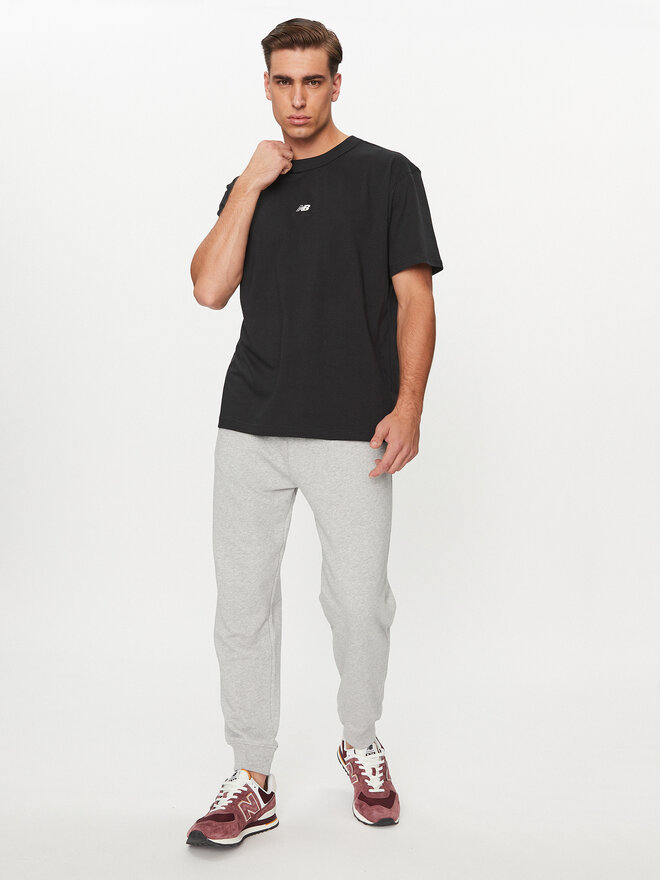 New Balance New Balance Camiseta Athletics Remastered Graphic Cotton Jersey Short Sleeve T-shirt MT31504 Negro Regular Fit