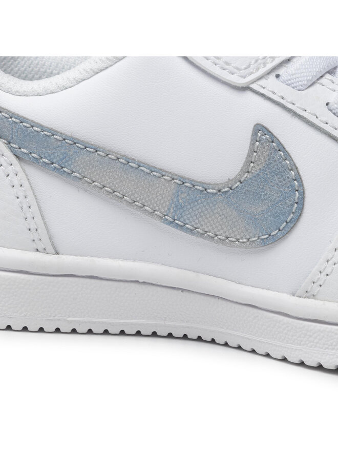 Nike 870028 2025