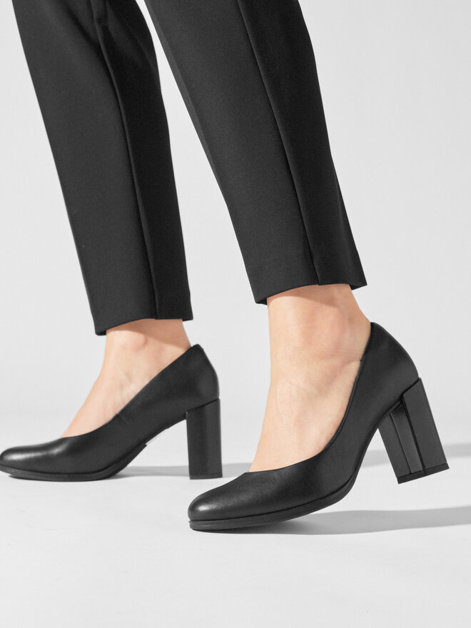 Clarks Туфлі Clarks Freva85 26170968 Чорний