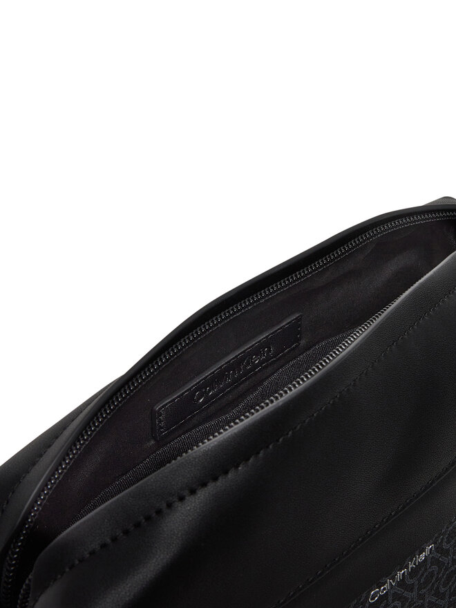 Calvin Klein Válltáska Calvin Klein Ck Must Camera Bag Mono K50K512881 Fekete