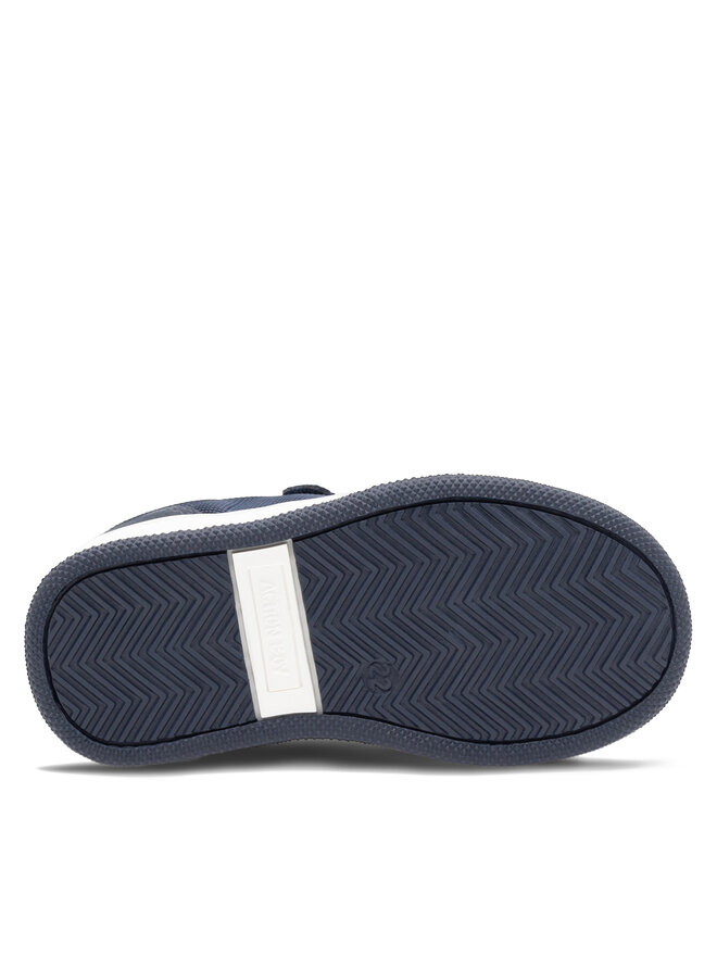 Sneaker action hotsell