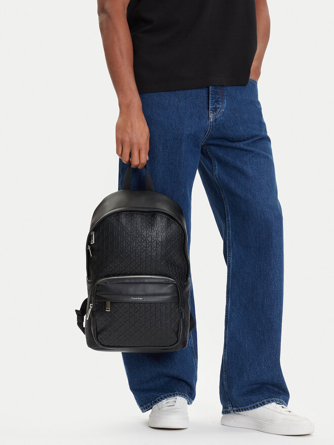 Calvin Klein Rucksack Calvin Klein Emblem Emboss Round Backpack LV04D3202G Schwarz