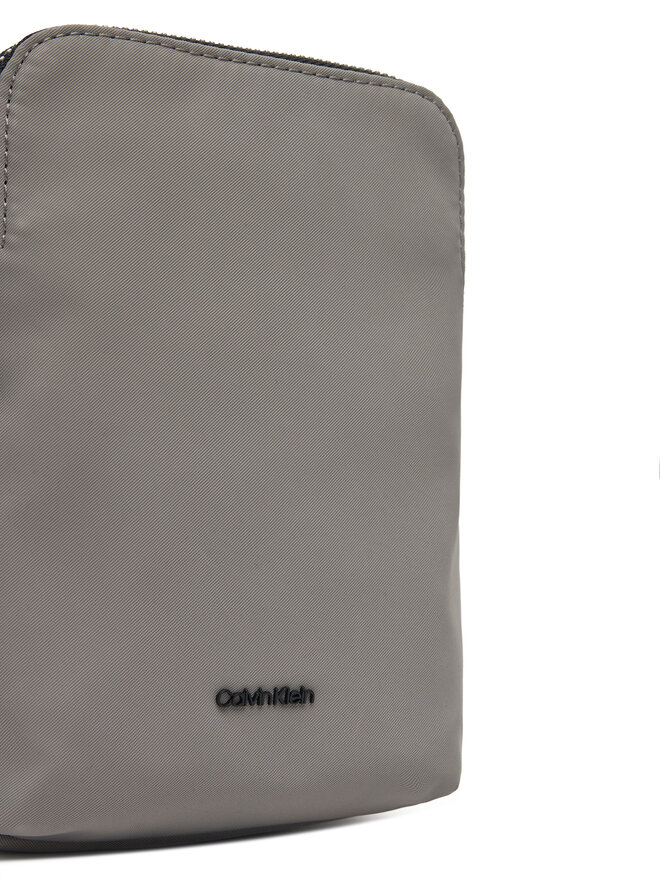 Calvin Klein Плоска сумка Calvin Klein Business Tech Reporter Xs K50K512888 Сірий