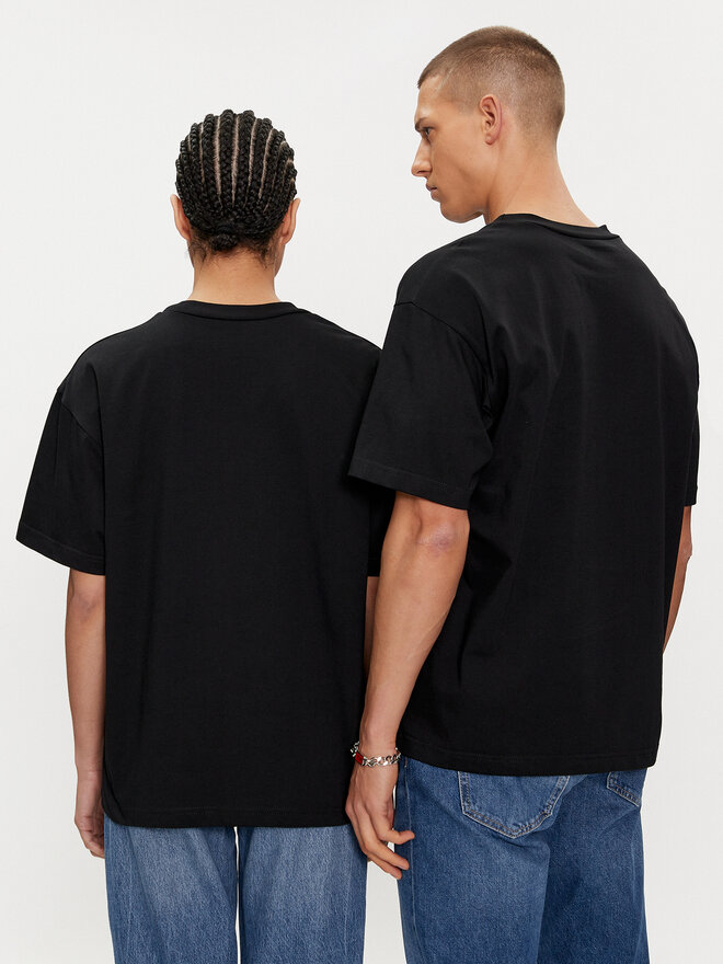 2005 2005 Camiseta Unisex Airbrushed Horned Lucy Negro Relaxed Fit