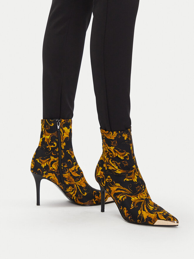 Versace Jeans Couture Μποτάκια Versace Jeans Couture 79VA3S51 Μαύρο