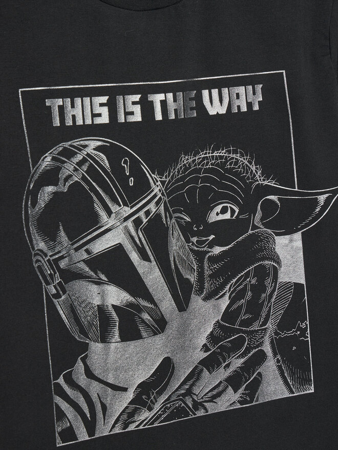 adidas adidas T-Shirt Star Wars The Mandalorian™ JD4547 Schwarz Regular Fit