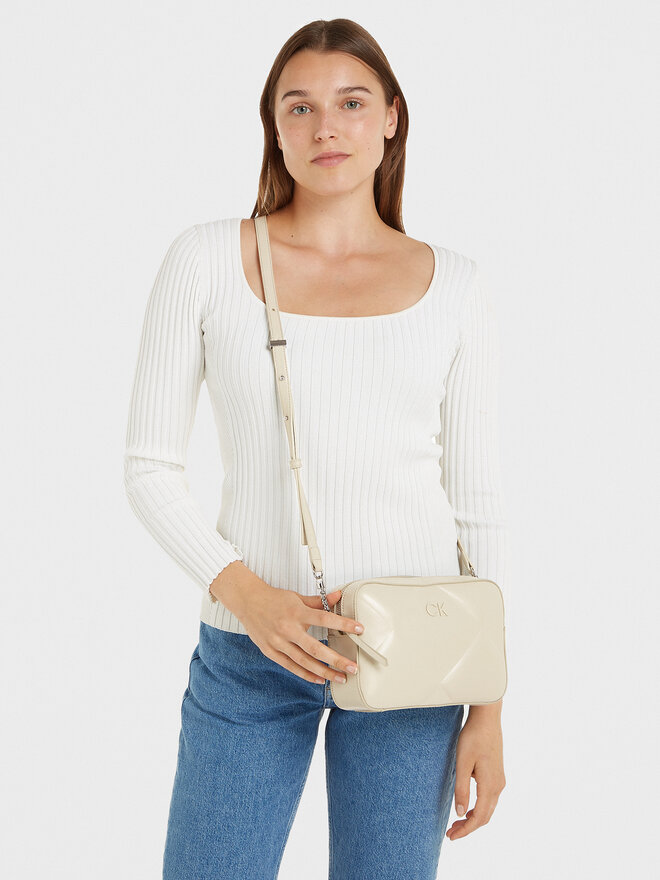 Calvin Klein Ročna torba Calvin Klein Quilt K60K611891 Bež