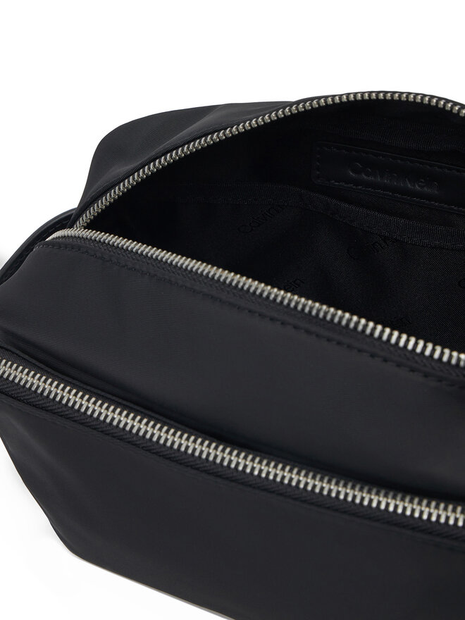 Calvin Klein Kosmetyczka Calvin Klein Business Tech 2G Washbag K50K512952 Czarny