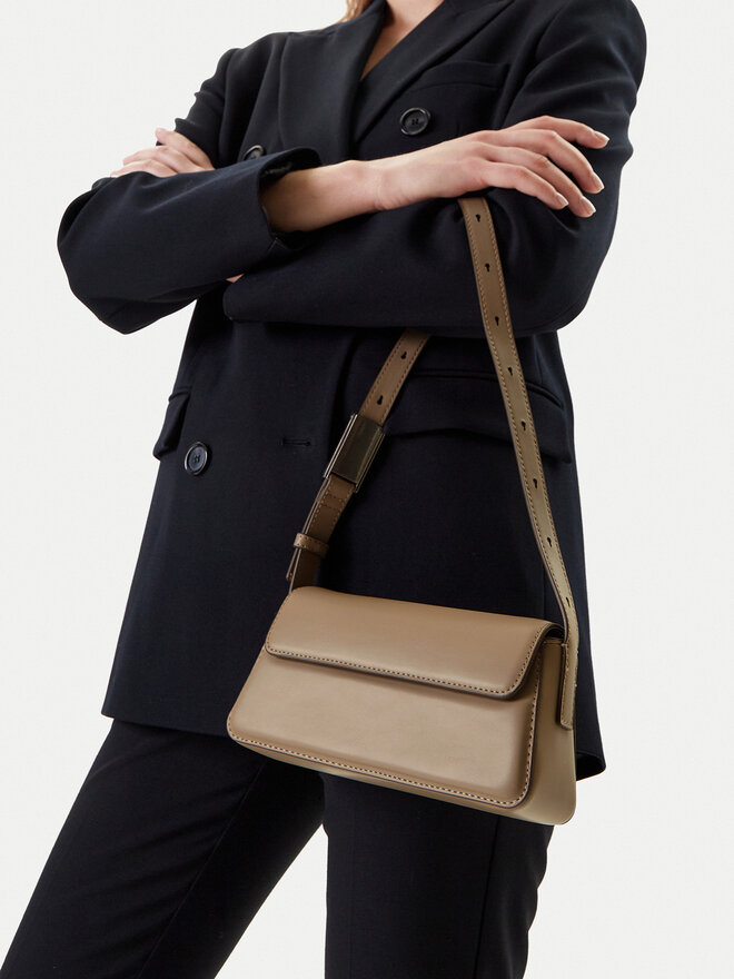 Calvin Klein Jeans Táska Calvin Klein Jeans Belted Small Shoulder Bag LV04K3110G Bézs