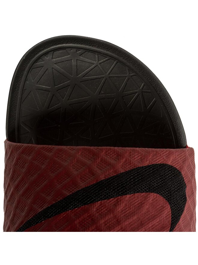 Chanclas Nike Benassi Solarsoft 705474 600 Guinda burdeos zapatos.es