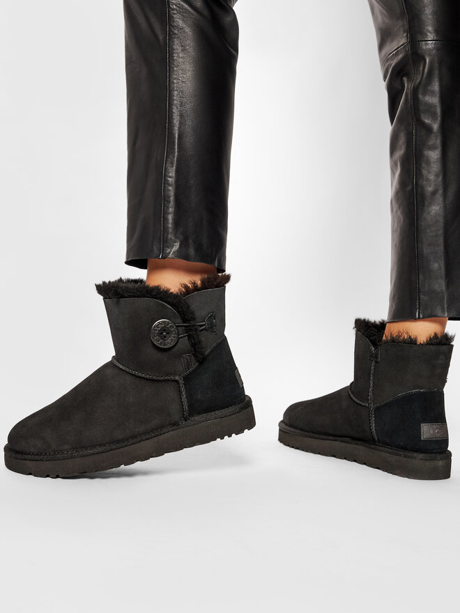 Ugg Cizme de zăpadă Ugg W Mini Bailey Button II 1016422 Negru