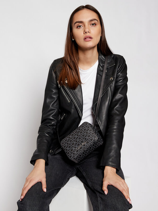 Handtasche Calvin Klein Camera Bag K60K607449 Schwarz eschuhe