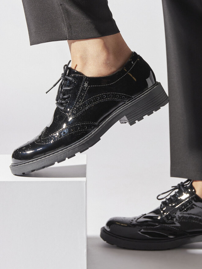 Clarks Oxfordy Clarks Orinoco2 Limit 26163620 Černá